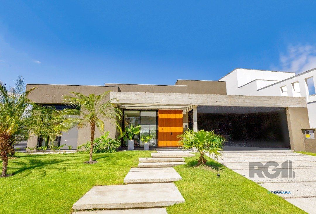 Casa térrea com piscina, no Condominio Terra Ville com 380,27m2 e 3 suites.