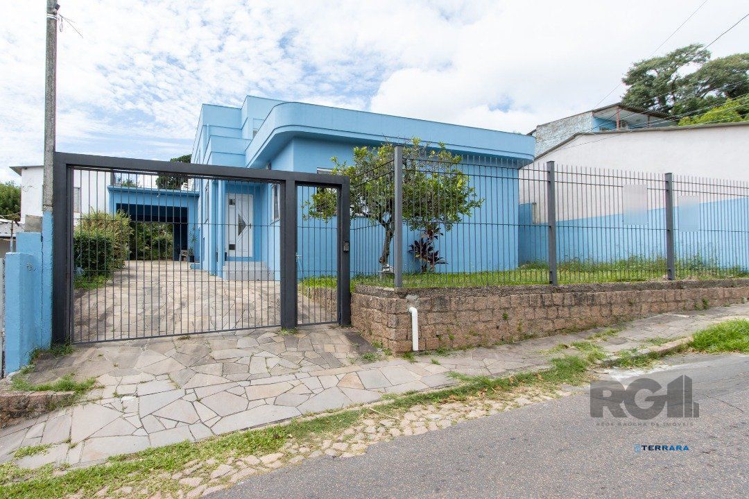 Casa, 5 dormitórios, sendo 1 suíte, 312m² privativos, 8 vagas - Bairro Vila Nova