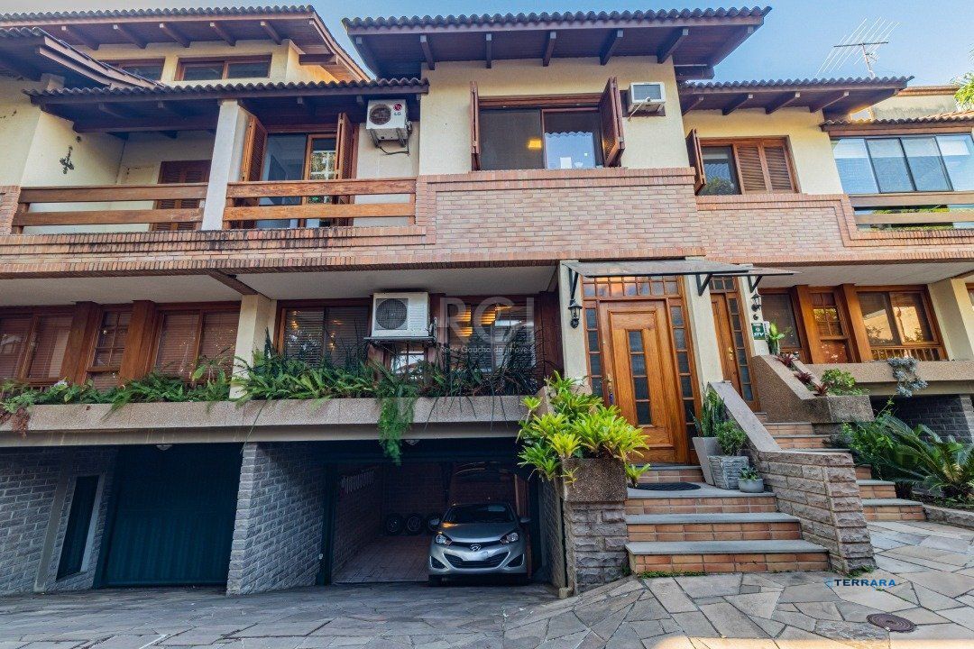 Casa de Condomínio 4 quartos à venda, 246m², Tristeza - Porto Alegre