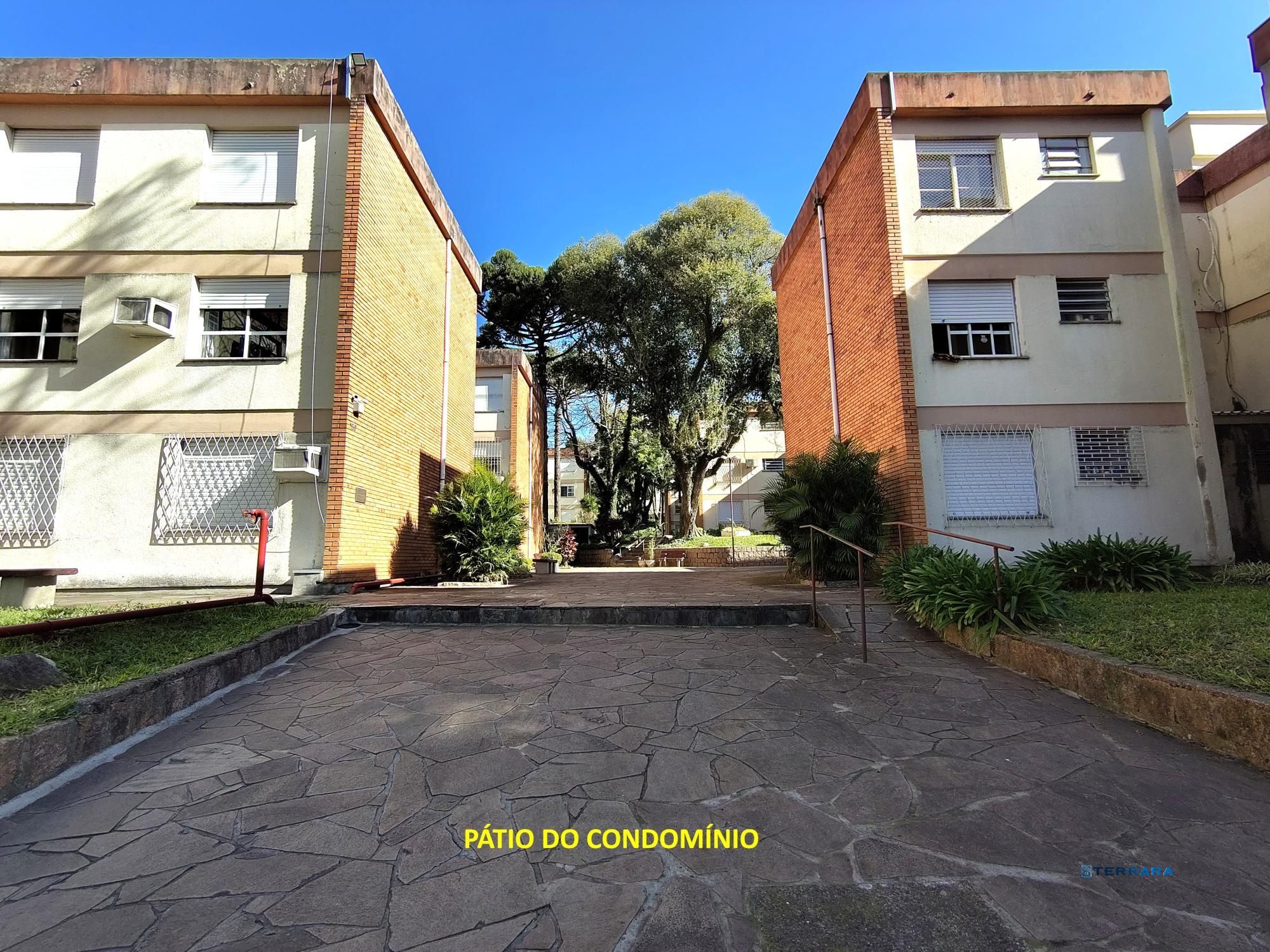 Apartamento de 3 dormitórios, 1 banheiro e 1 vaga por convenção.