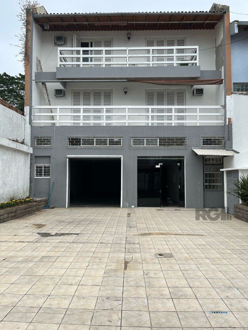 Casa para Venda - 507m², 4 dormitórios, sendo 2 suites, 6 vagas - Cavalhada