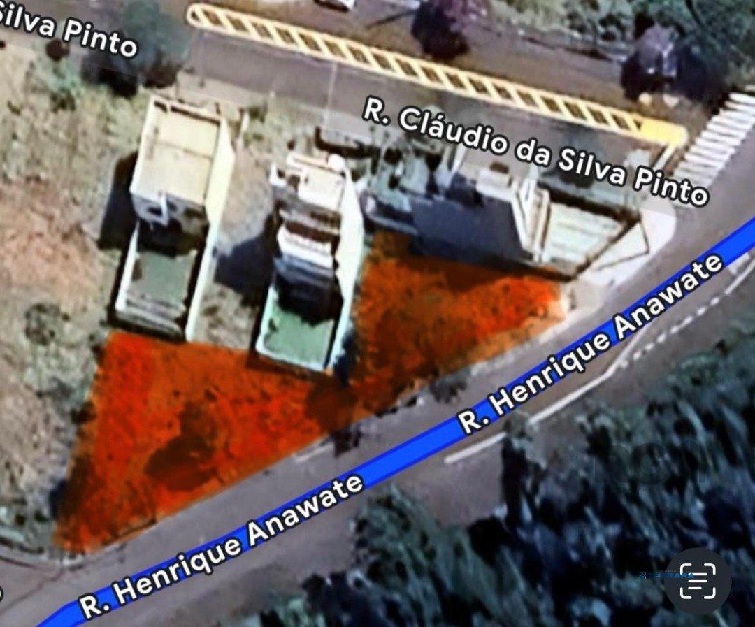 Terreno à venda no bairro Guarujá, com área total de 332,91m²