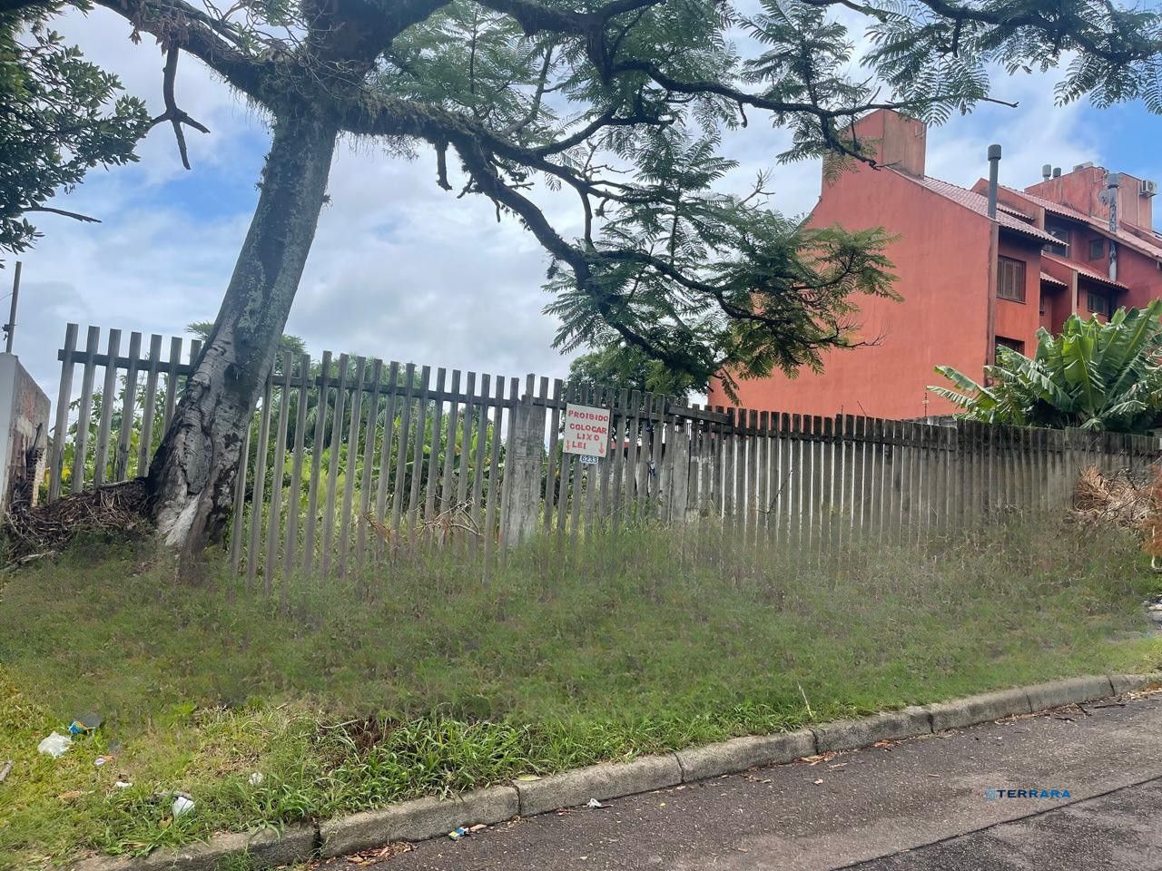Terreno no bairro Cristal com aproximadamente 1352m² de área!!