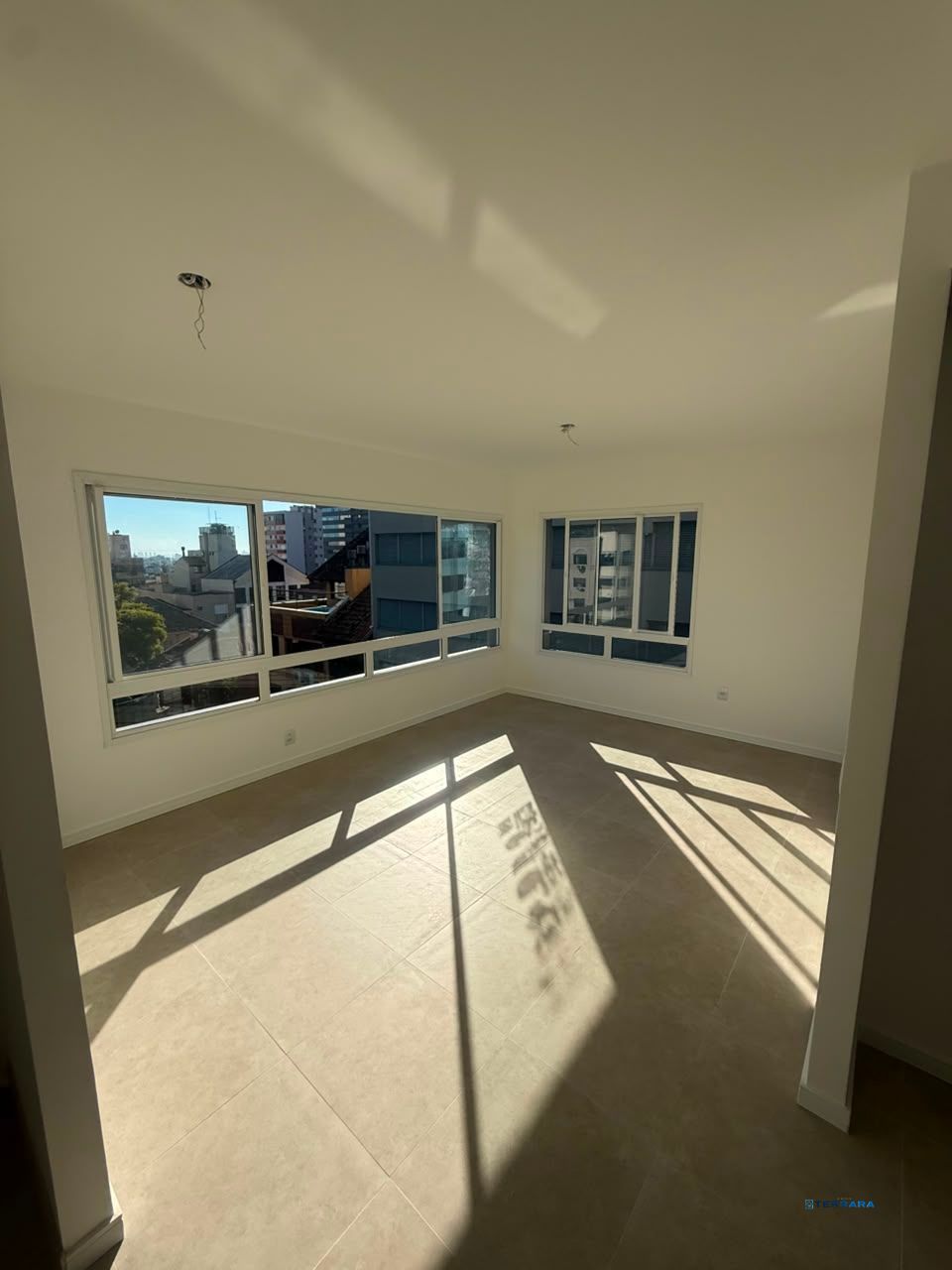 Apartamento para Venda - 69.96m², 2 dormitórios, sendo 2 suites, 1 vaga - Moinhos de Vento