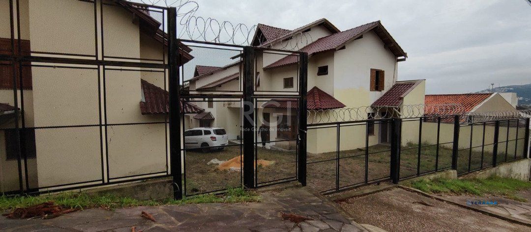 Casa para Venda com 3 dormitórios, sendo 1 suites e 2 vagas no bairro Tristeza