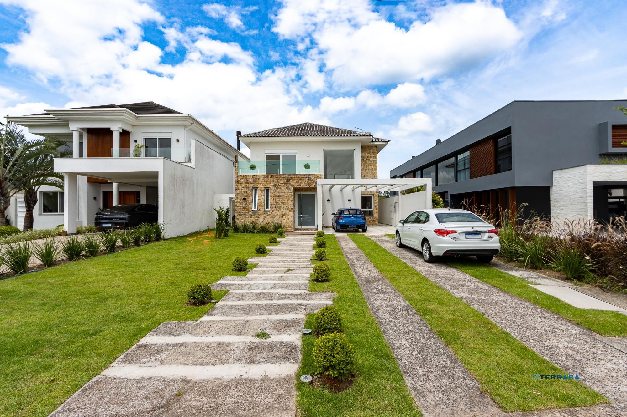 Excelente Casa à Venda no Condomínio Terra Ville