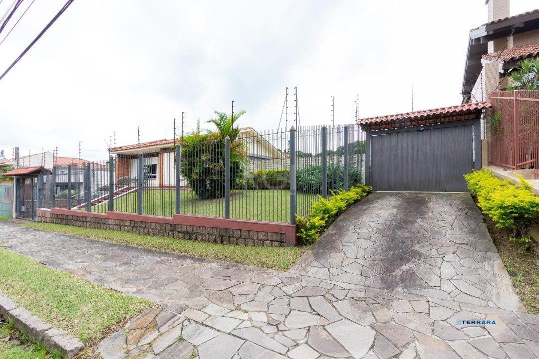 Casa para Venda - 280m², 4 dormitórios, sendo 1 suites, 3 vagas - Vila Assunção