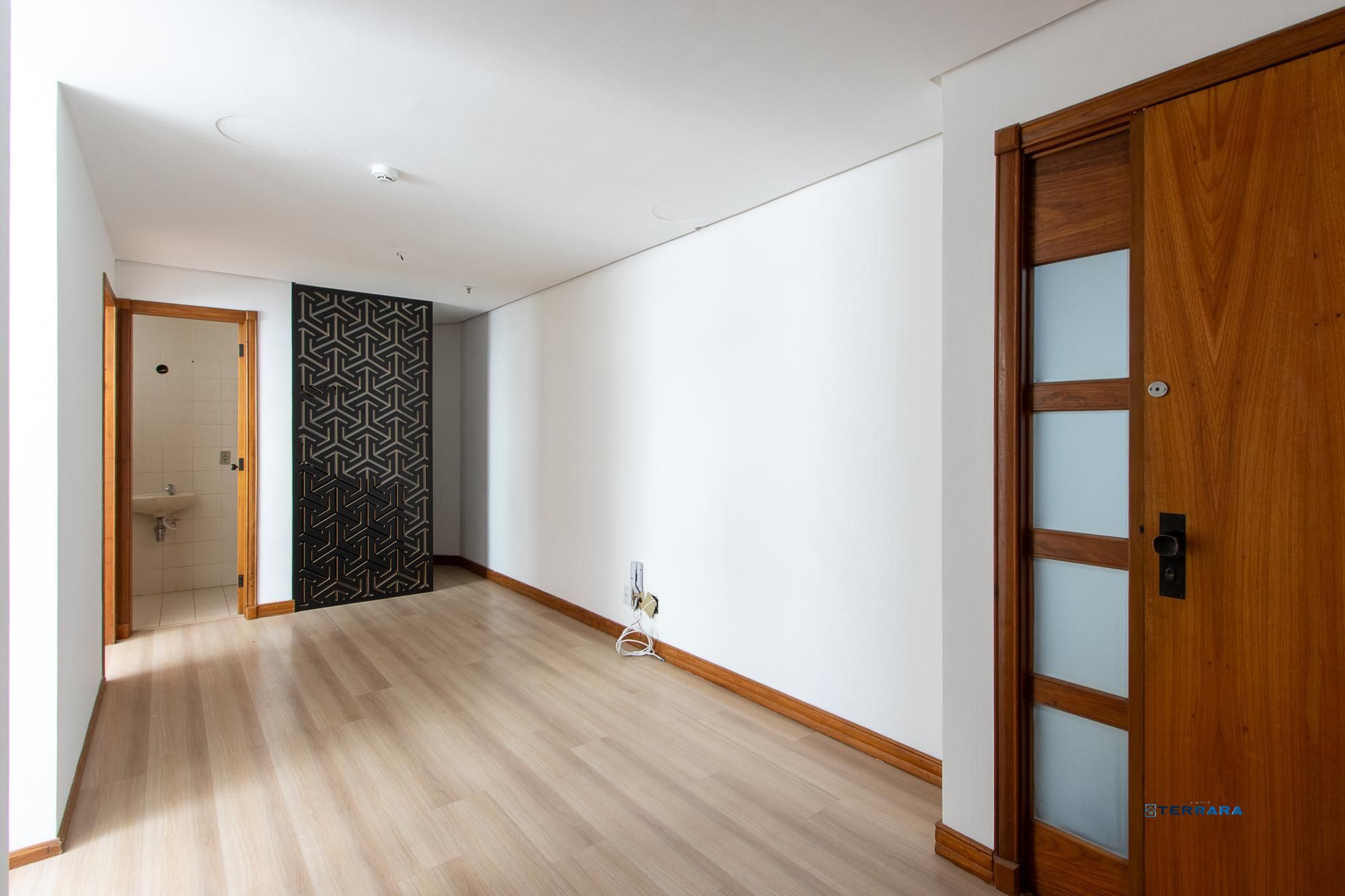 Sala comercial para venda em Boa Vista com 3 salas, 1 vaga e ótima localização