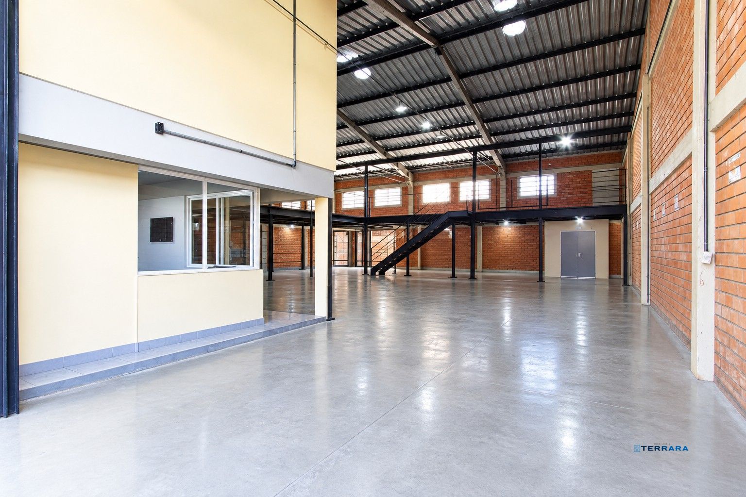 Pavilhão, à venda, 912 m², Guarujá - Porto Alegre — foto 3