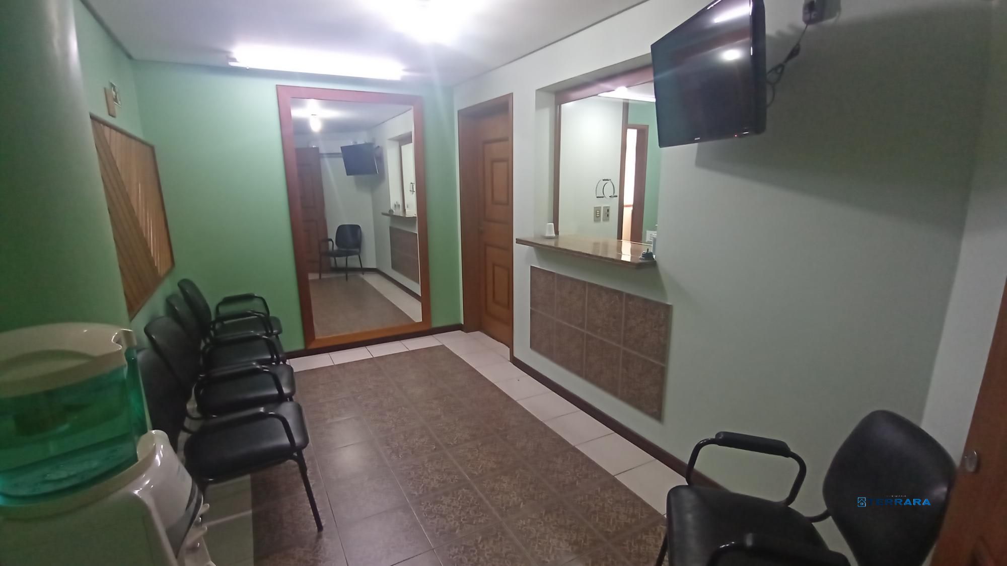 Imóvel comercial com 3 salas e recepção no Centro Histórico