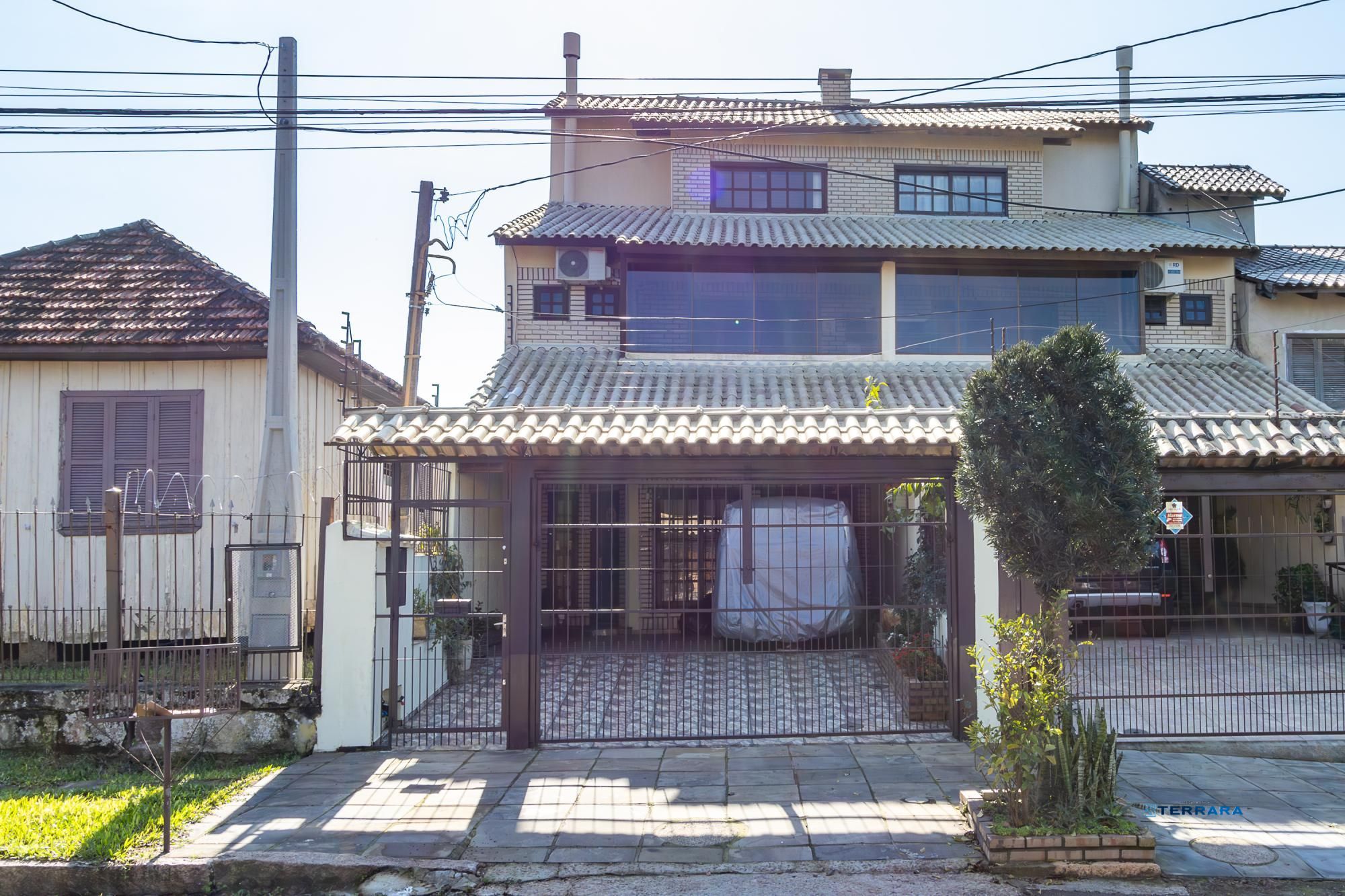 Casa  3 dorm. I suíte I Vaga 2  carros