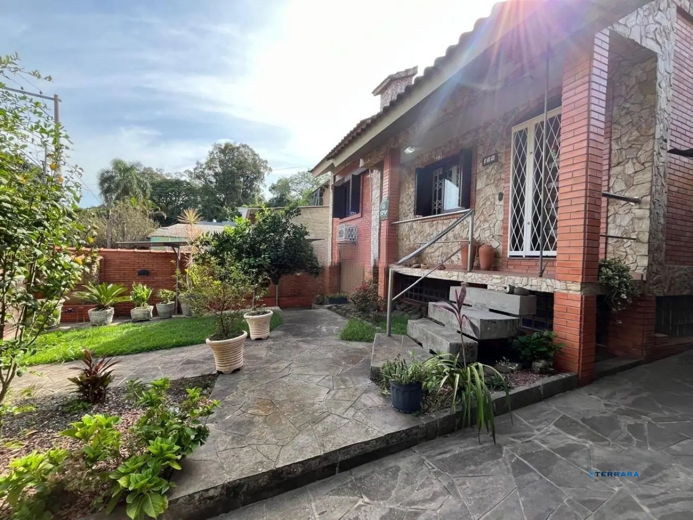 Casa com 4 quartos e 2 lareiras no bairro Belém Velho