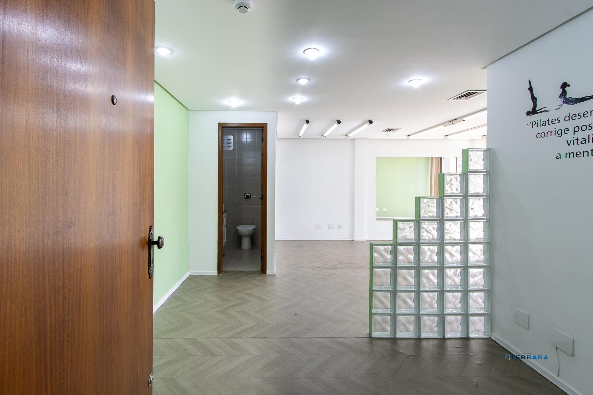 sala com 35,60 m² de área privativa no edifício Erico Veríssimo Center
