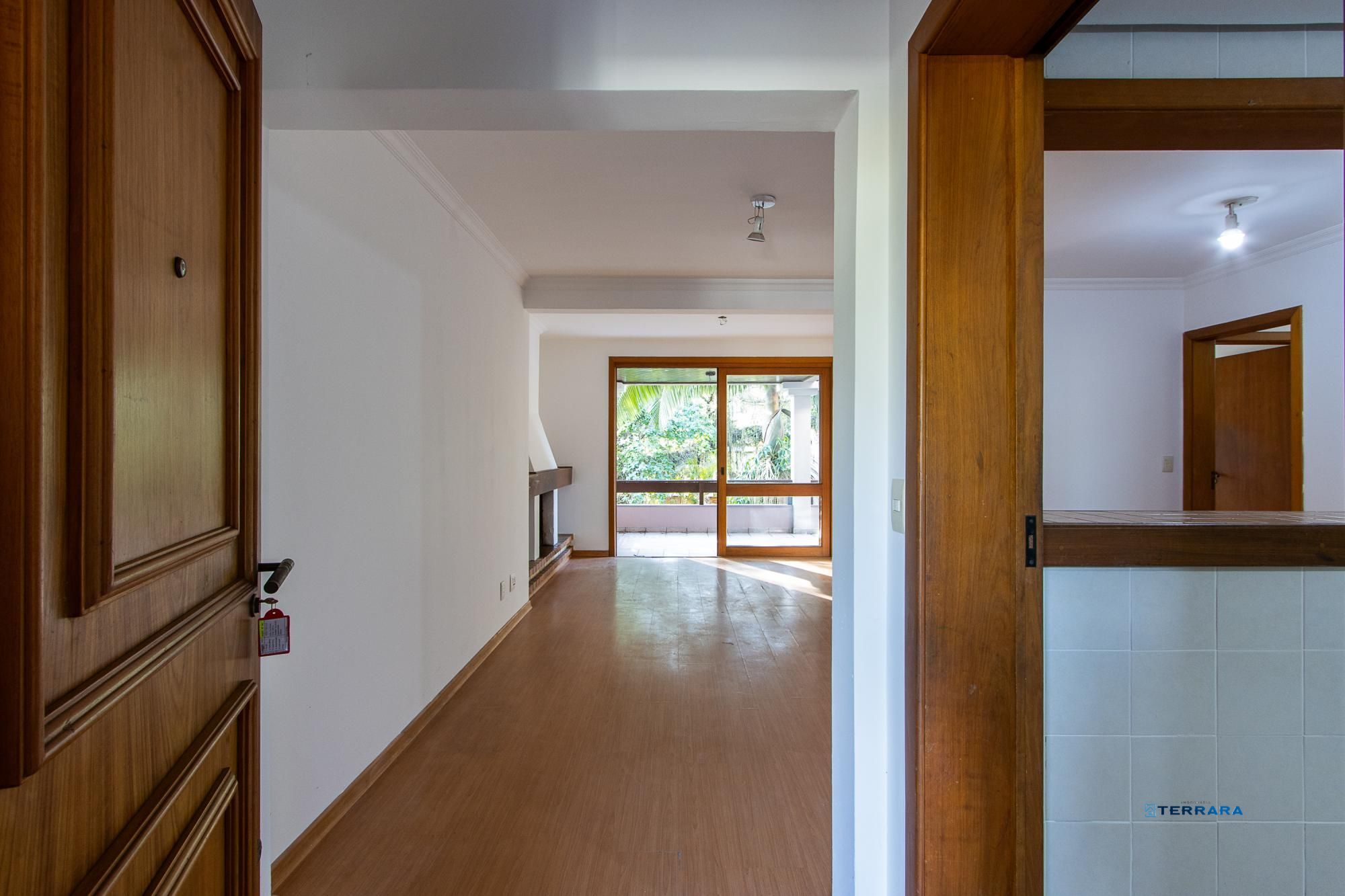 Apartamento bairro Cavalhada com 03 dormitórios, gabinete e 2 vagas 134,35m2 privativos!