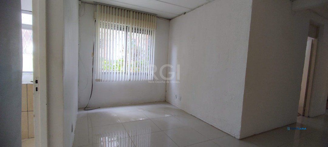 Apartamento com 3 dormitórios, 1 banheiro social e 1 vaga/box