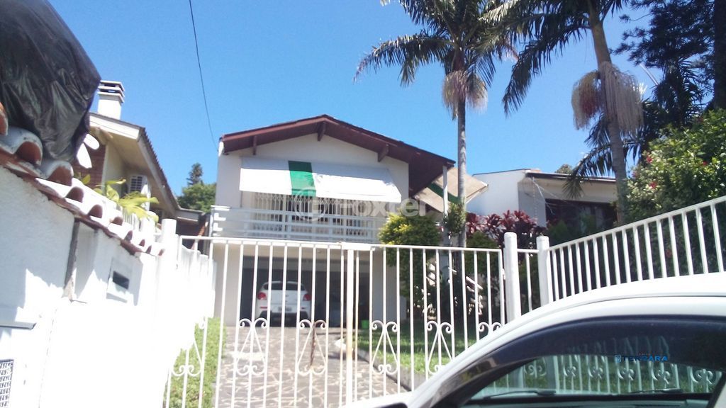 Casa 3 quantos com suíte, espaço gourmet, na Tristeza.