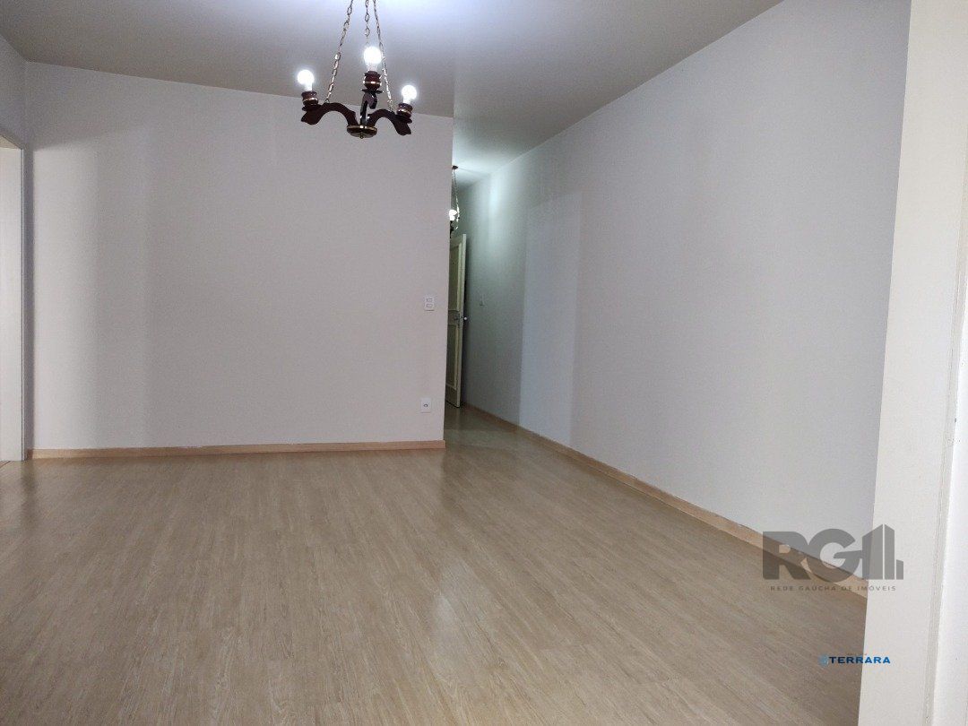 Apartamento Garden, 2 quartos, 1 suite, 2 banheiros, dependência de empregada - Bairro Petrópolis
