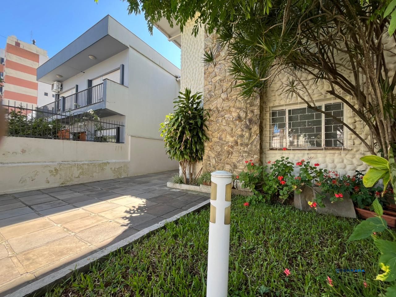 Linda casa à venda no bairro Azenha!!!