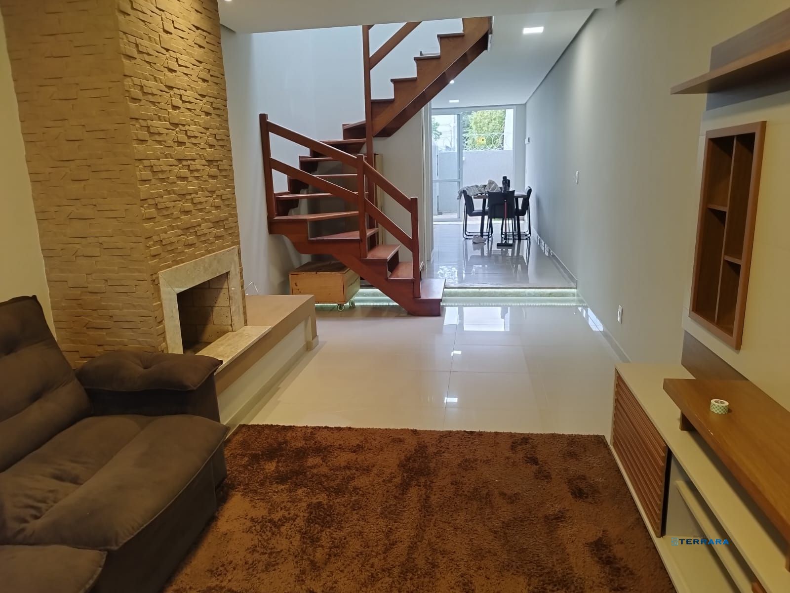 Bela casa residencial mobiliada com 2 Suítes na Hípica!