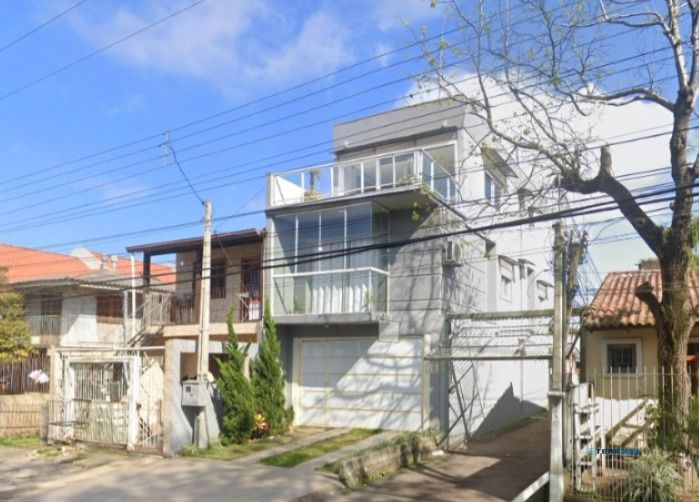 Sobrado de Alto Padrão na Vila Nova – 3 Dormitórios e 170 m² de Conforto e Estilo!