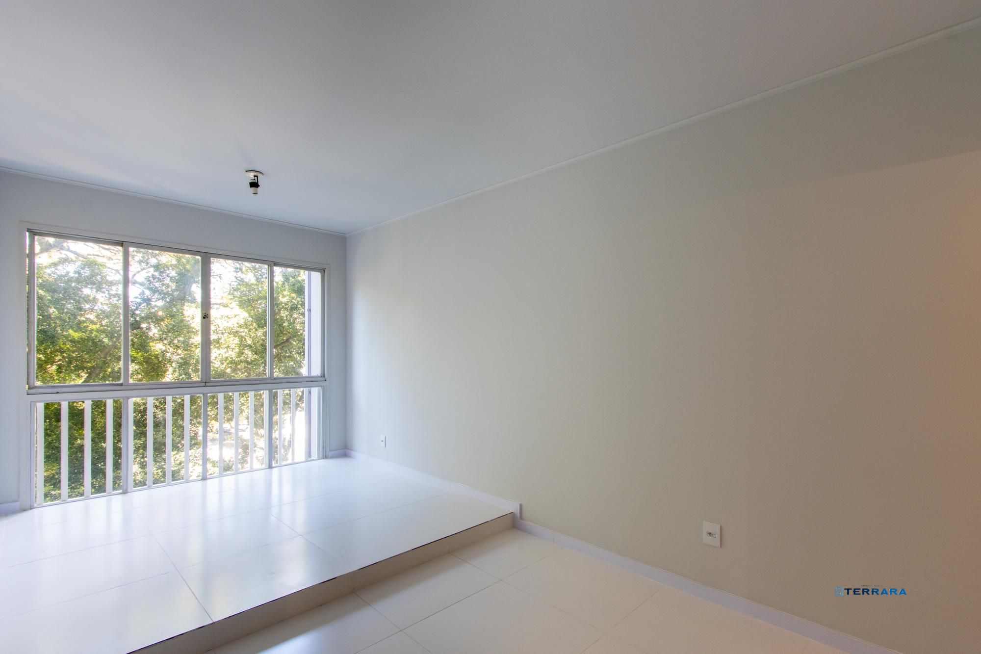 Apartamento 3 quartos, reformado, condomínio com infraestrutura - Bairro Cristal
