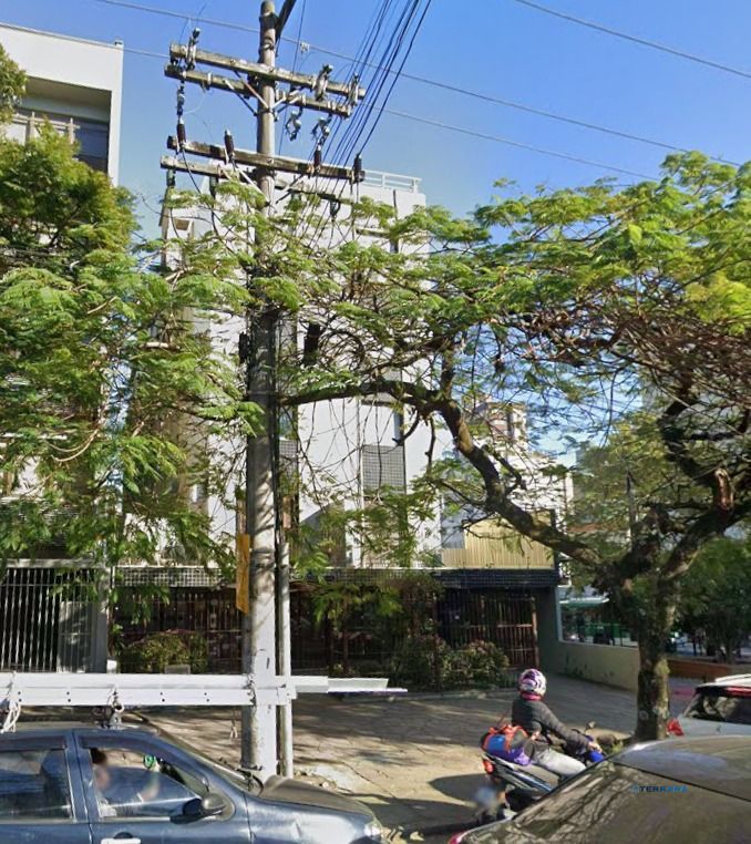 Apartamento no bairro Petrópolis de 2 dormitórios e vaga