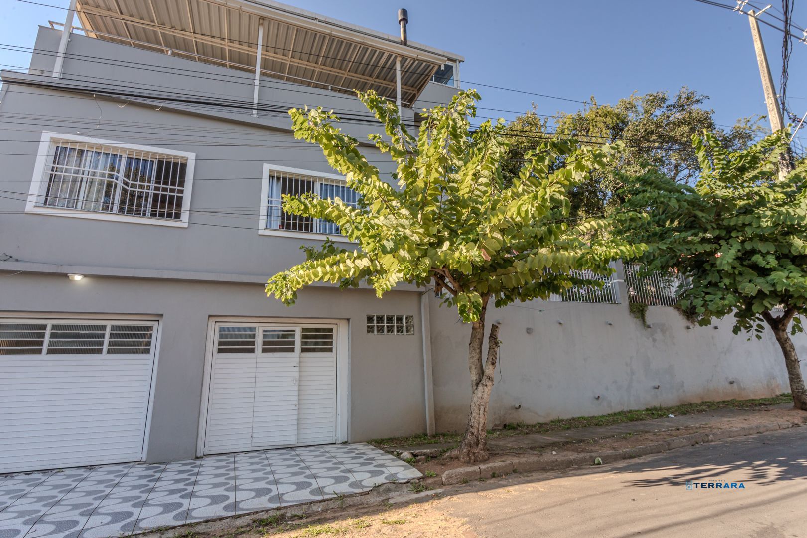 Casa sobrado no Morro Santana de 2 dormitórios e 2 vagas