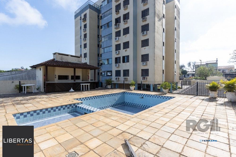 Apartamento amplo no bairro Tristeza de 3 dormitórios e 2 vagas