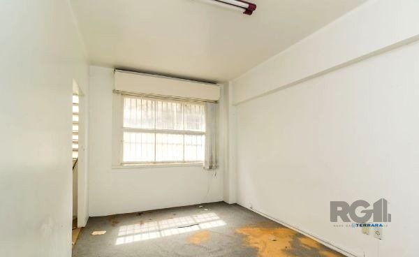 Apartamento de 1 dormitório, Centro Histórico desocupado