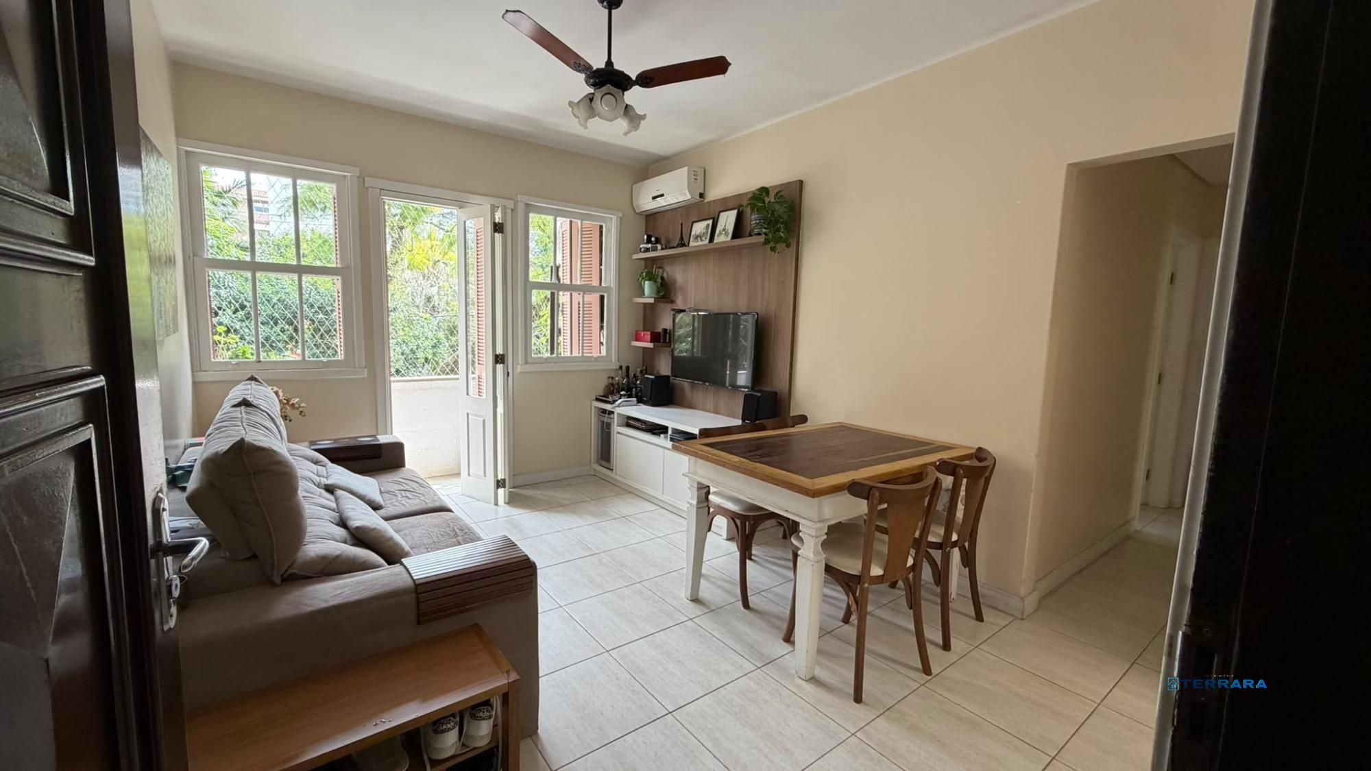 Apartamento no bairro Petrópolis de 2 dormitórios
