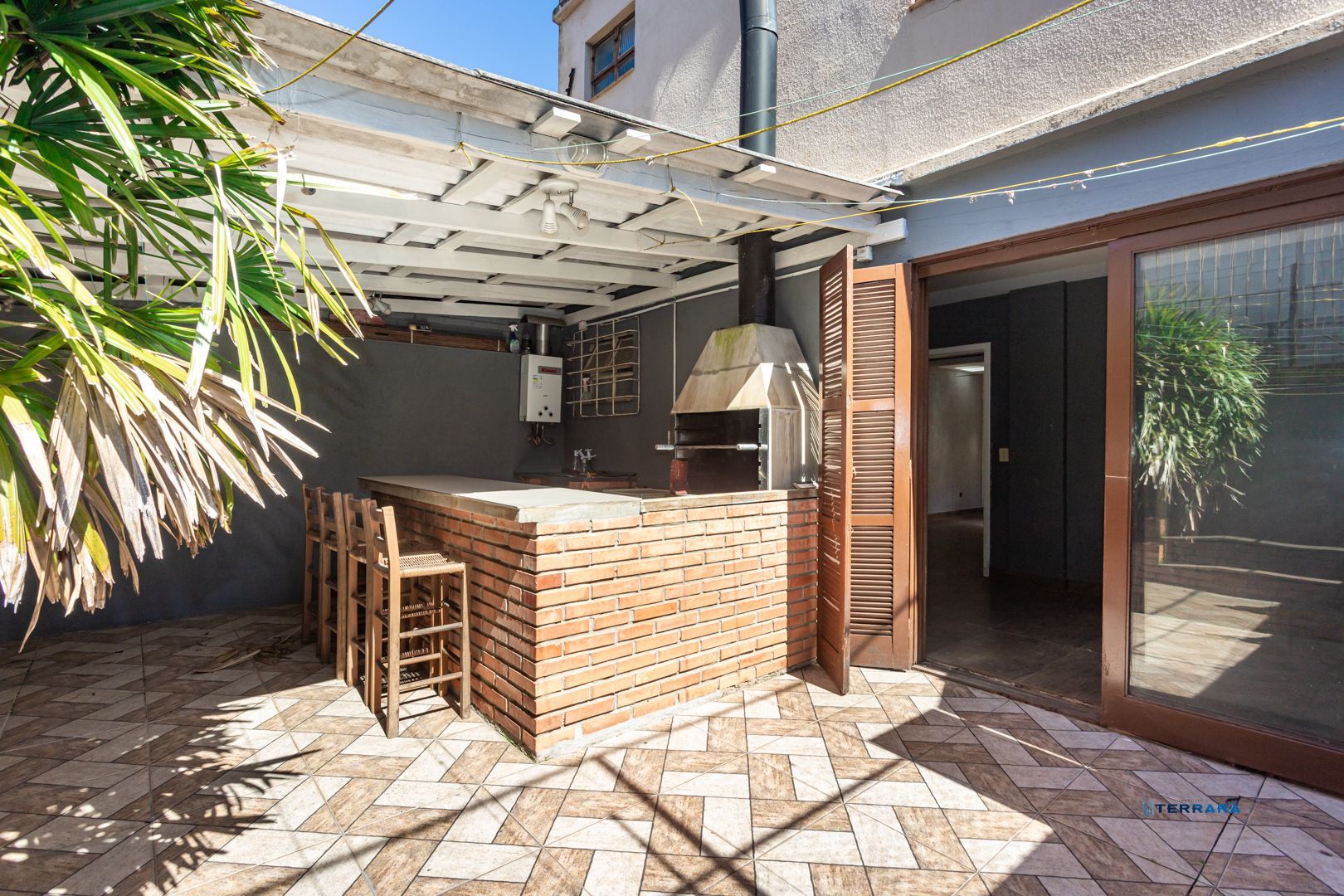Apartamento Garden térreo no bairro Menino Deus de 1 dormitório DESOCUPADO