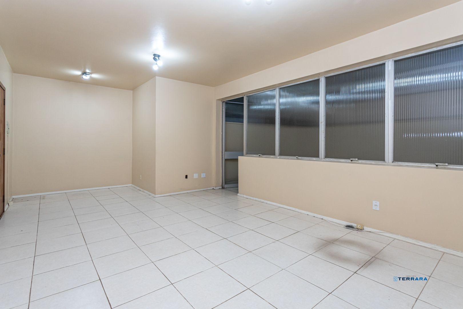 Sala Comercial, 1 sala, à venda, 54 m², Floresta - Porto Alegre — foto 4