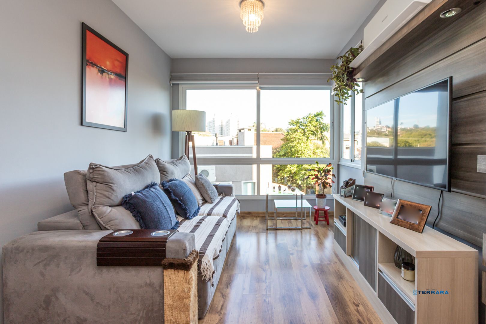 Apartamento no Cristal de 3 dormitórios , 2 vagas e infra