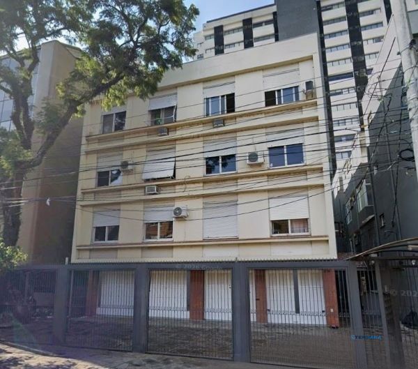 Apartamento de 2 dormitórios térreo DESOCUPADO no bairro Praia de Belas