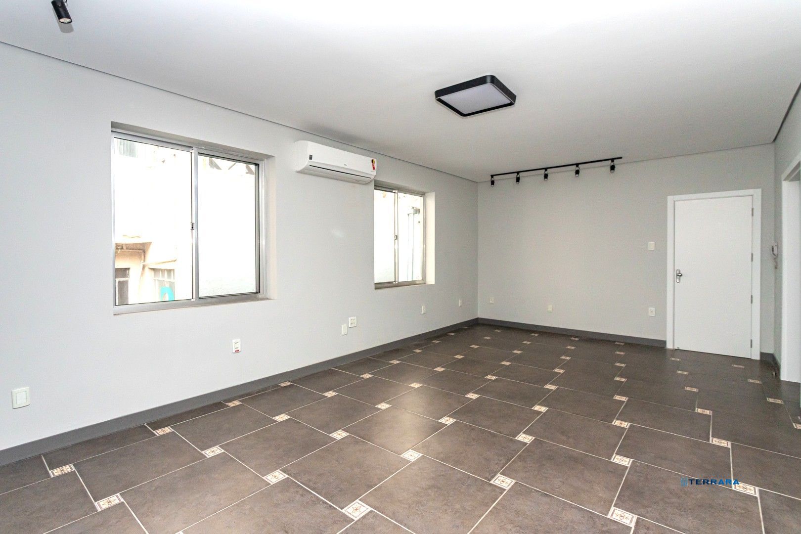 Apartamento no Bom Fim de 2 dormitórios DESOCUPADO