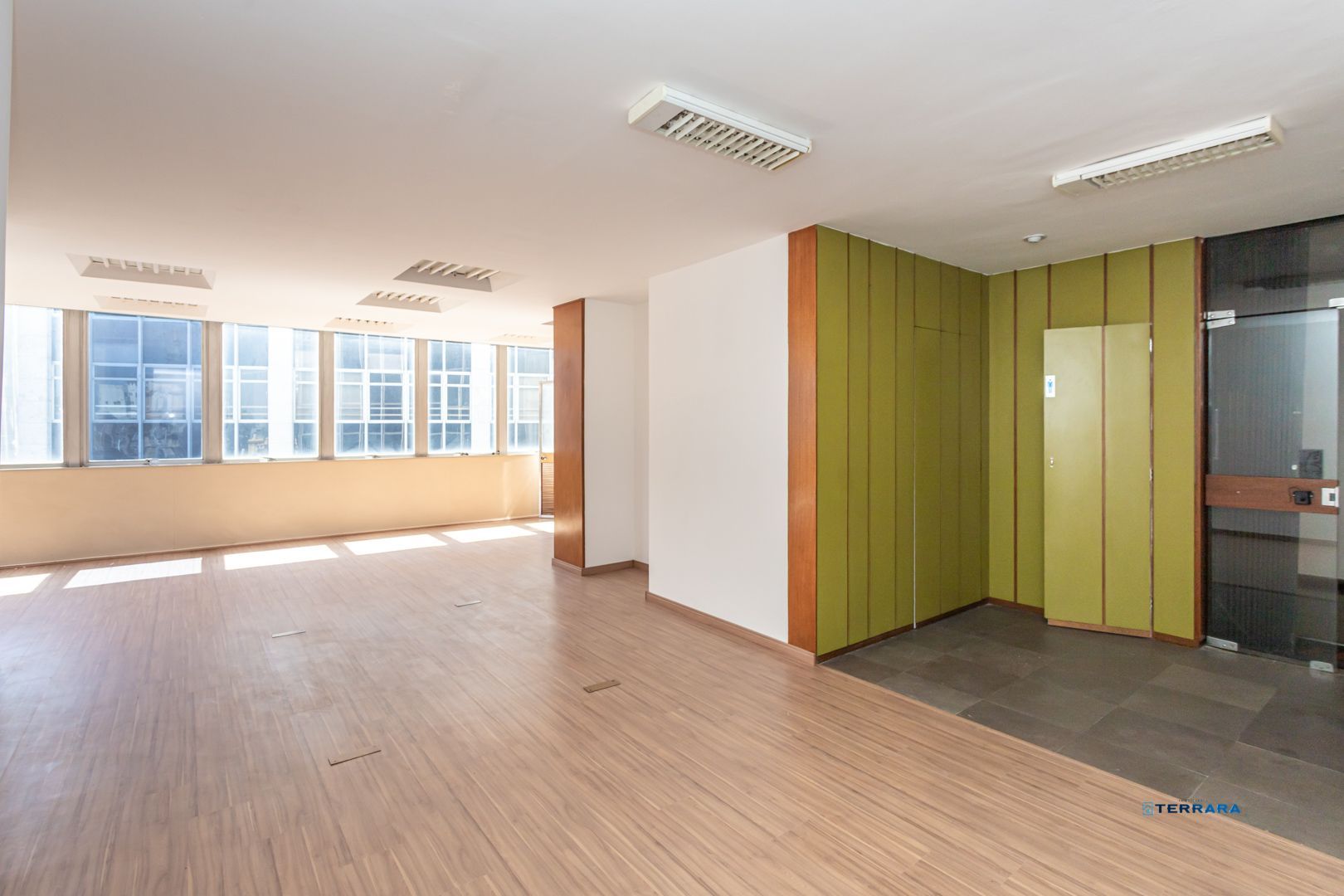 Sala Comercial, 1 sala, à venda, 125 m², Centro Histórico - Porto Alegre — foto 2