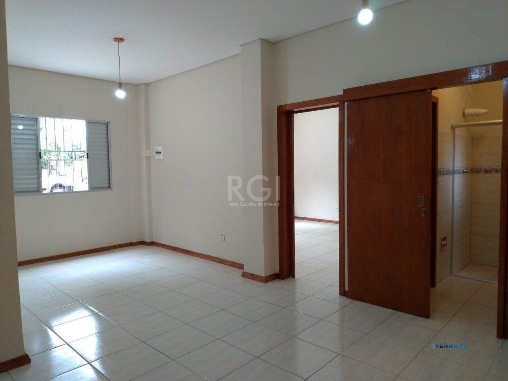 Apartamento de 4 dormitórios, sendo 2 suites, no bairro Petrópolis DESOCUPADO