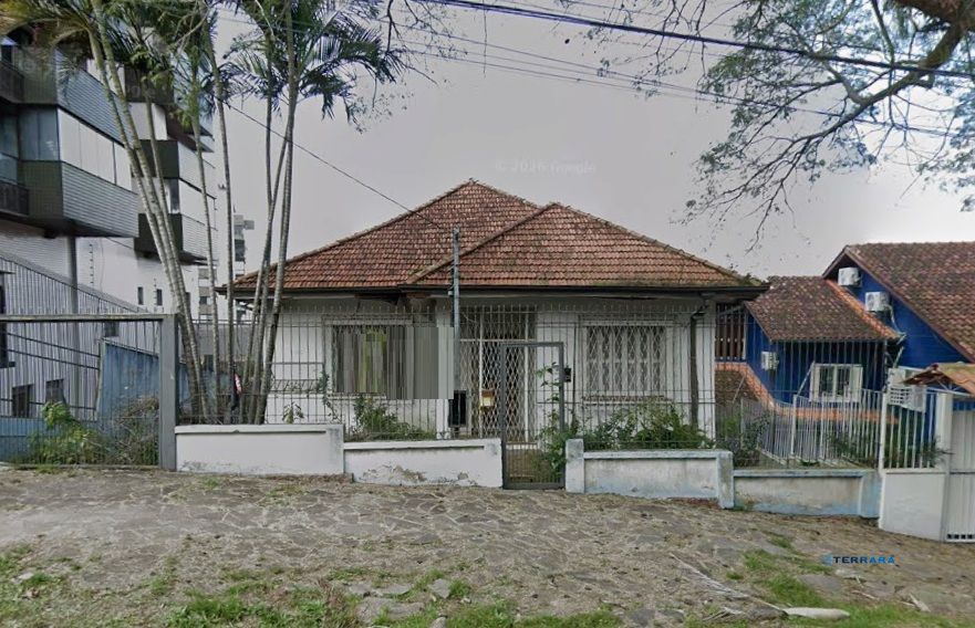 Terreno no bairro Petrópolis com 429m²