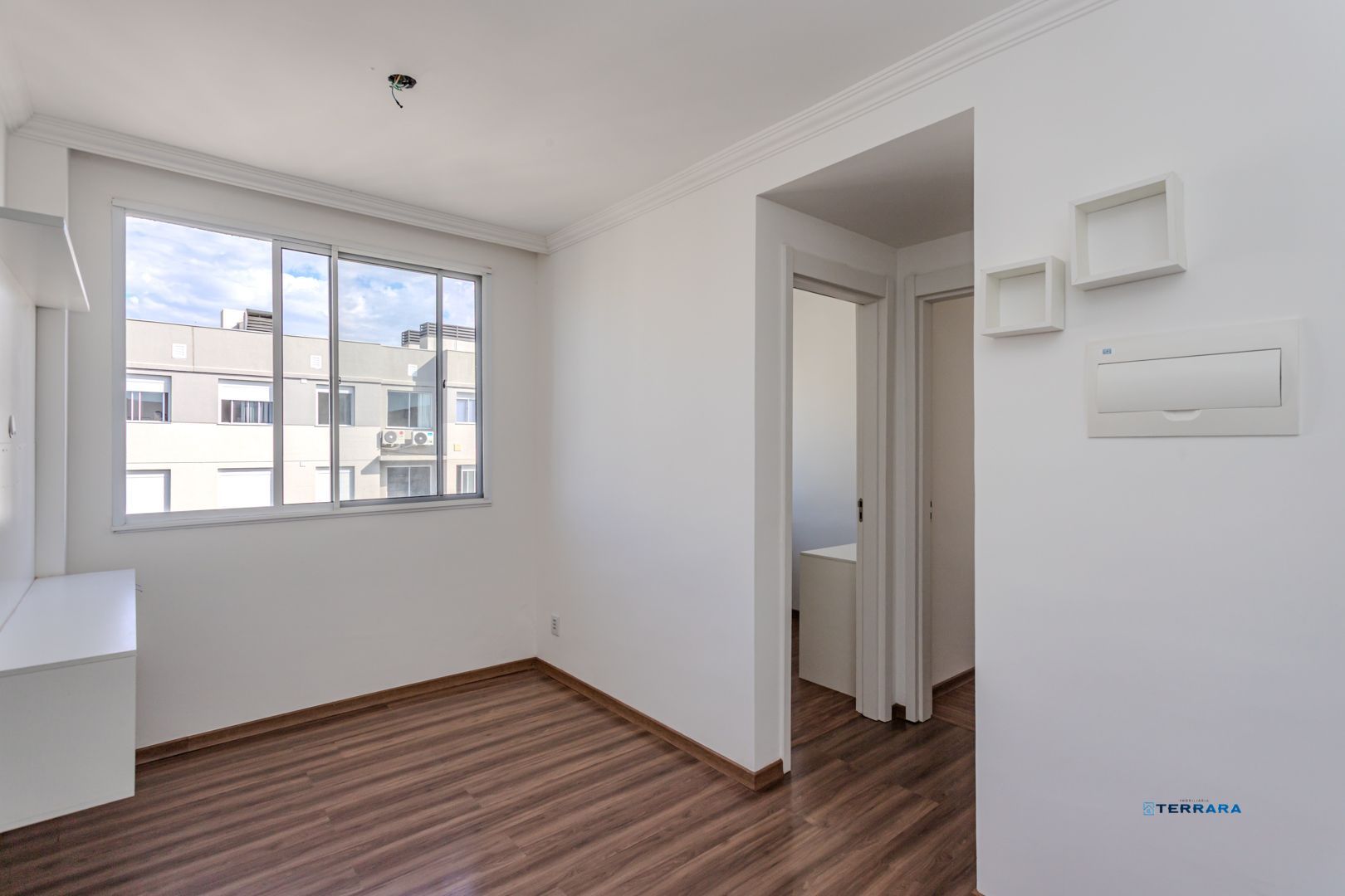 Apartamento no Sarandi de 2 dormitórios vaga e infra DESOCUPADO