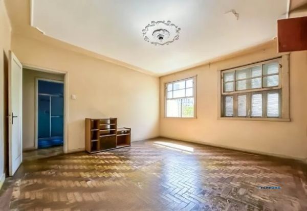 Apartamento no Bom Fim de 3 dormitórios DESOCUPADO