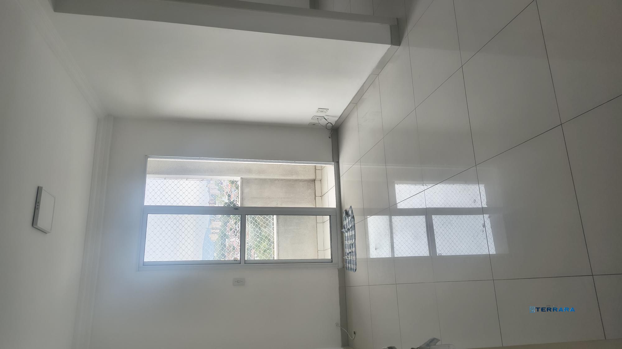 APARTAMENTO REFORMADO, C/SUITE, SACADA, COZINHA MONTADA, VISTA PANORÂMICA E VAGA NO PORTO TERESÓPOLIS