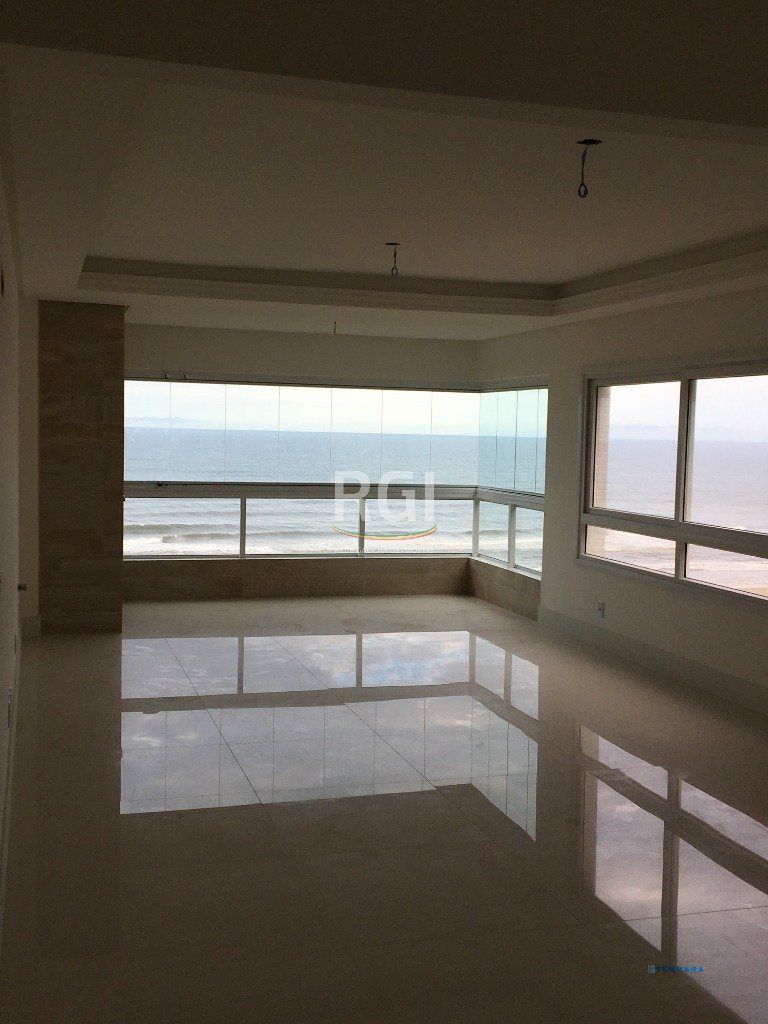 Apartamento para Venda - 123.48m², 3 dormitórios, sendo 1 suites, 2 vagas - Centro