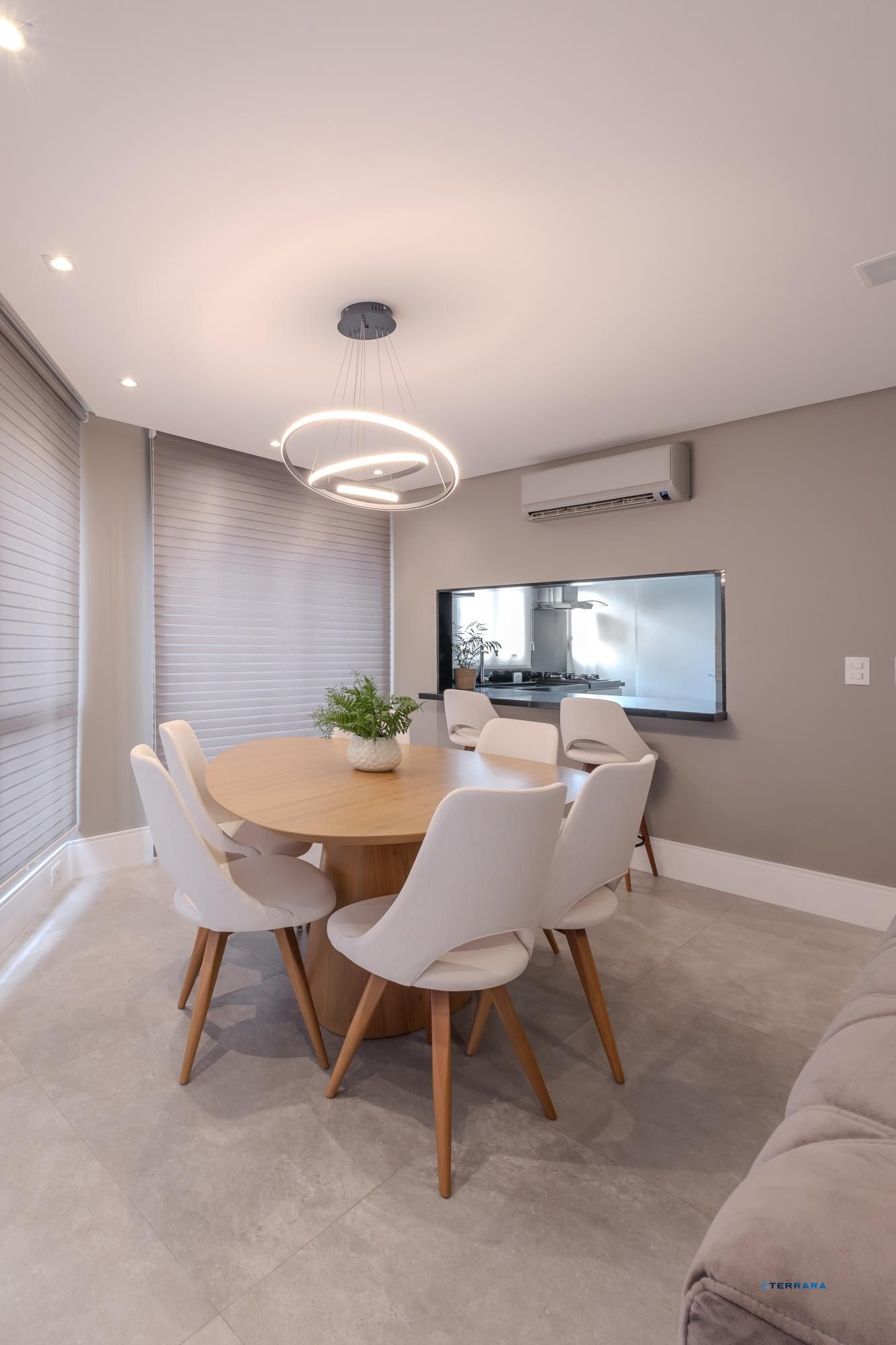 Lindo apartamento , todo mobiliado,com vista permanente