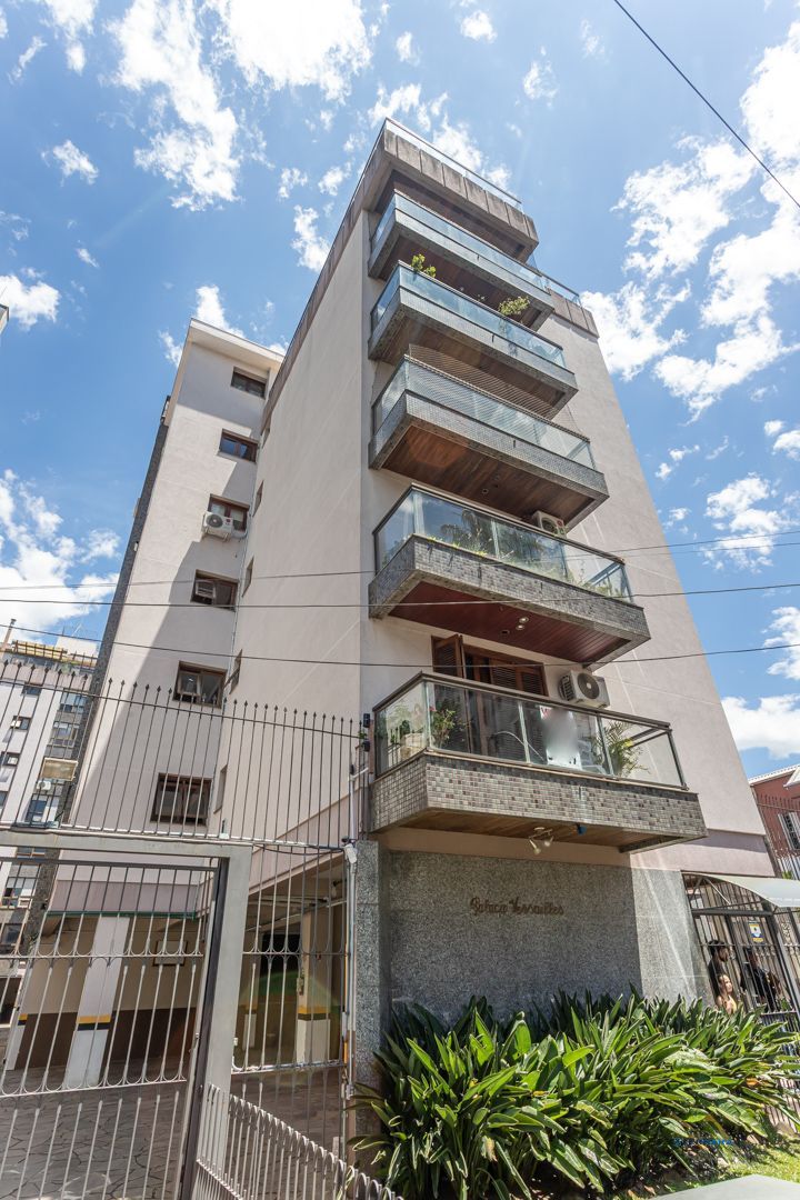 Apartamento no bairro Menino Deus de 4 dormitórios e vaga