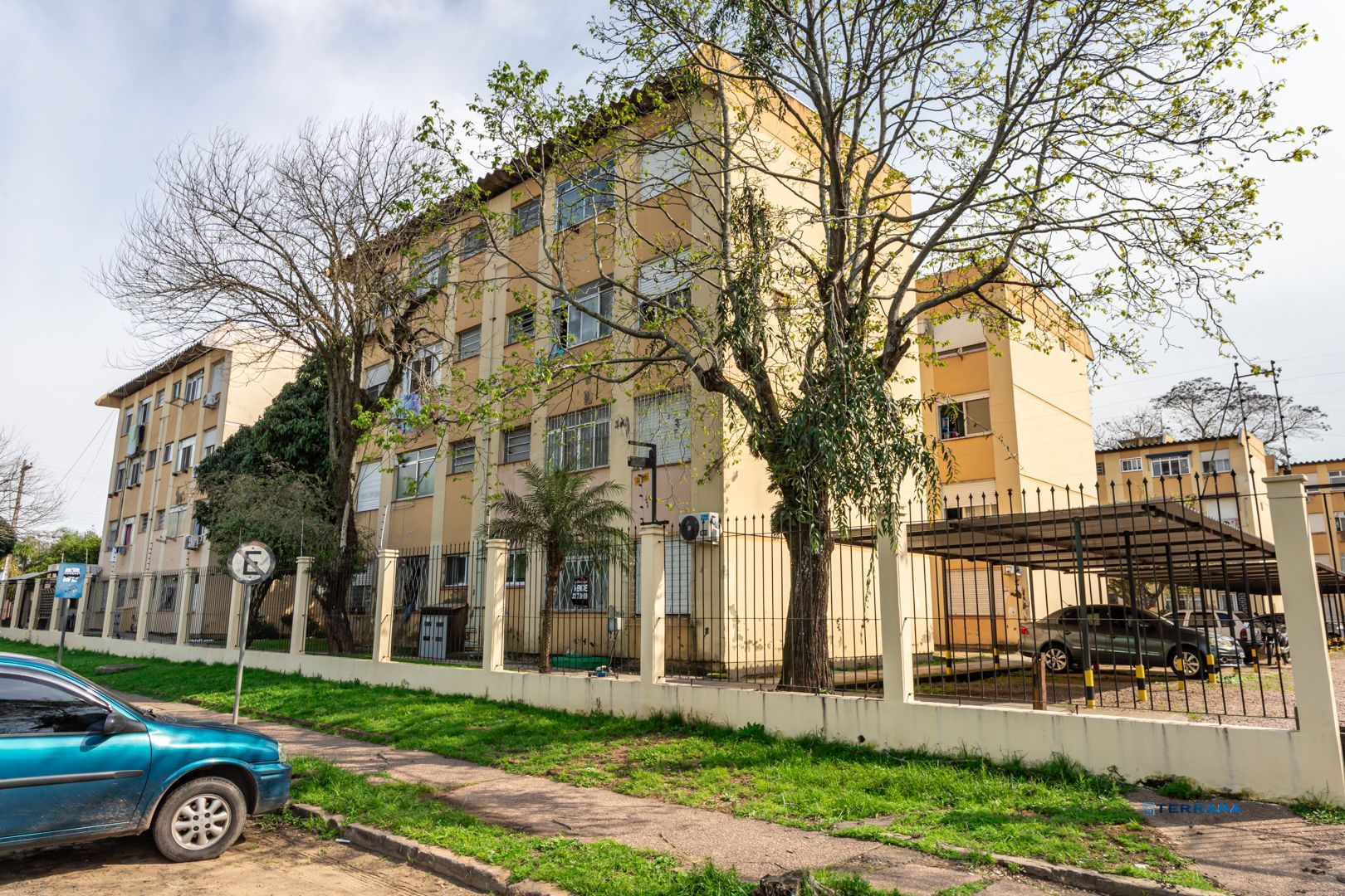 Apartamento no Humaitá de 2 dormitórios DESOCUPADO