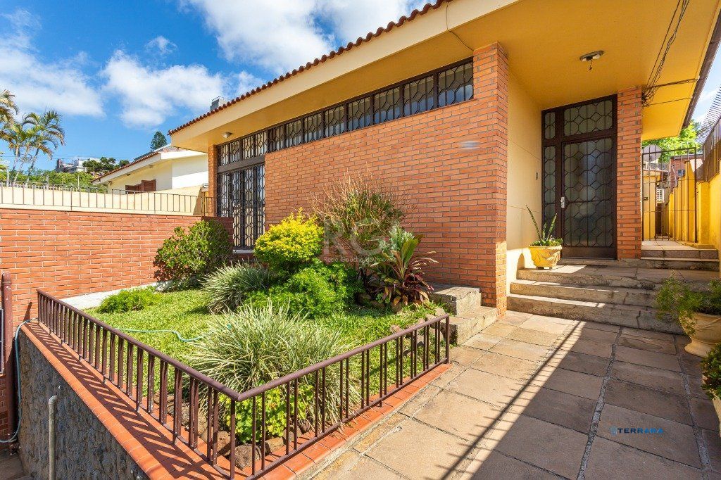 Casa no bairro Petrópolis de 3 dormitórios
