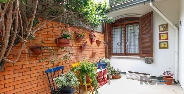 Casa sobrado no Jardim do Salso de 4 dormitórios e 3 vagas