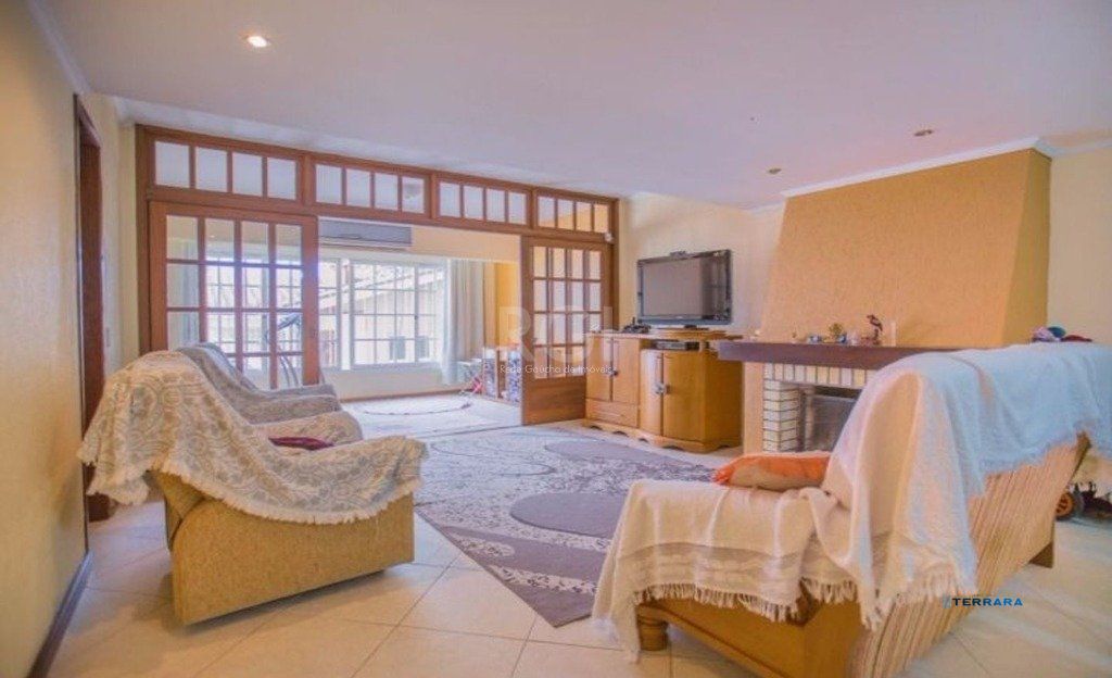 Casa para Venda - 309m², 3 dormitórios, sendo 1 suites, 3 vagas - Medianeira