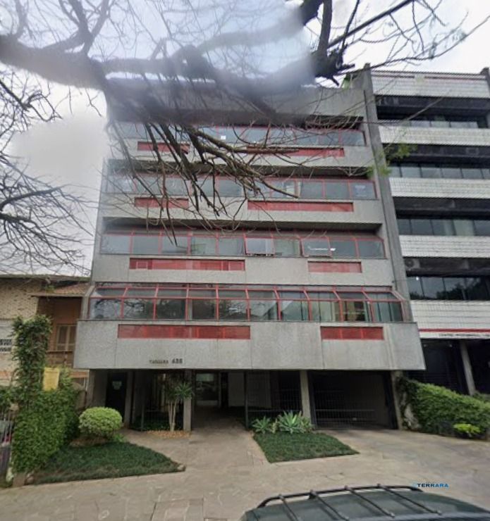 Sala comercial no bairro Petrópolis MOBILIADA com vaga
