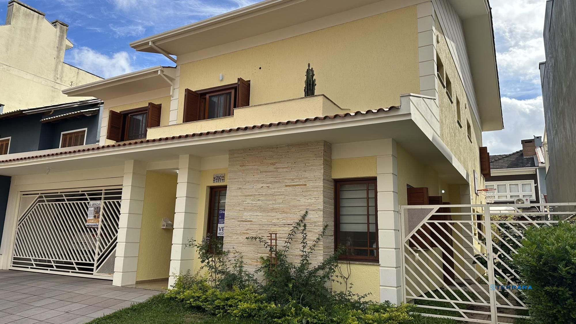 Casa em 2 terrenos no Parque Iguaçu